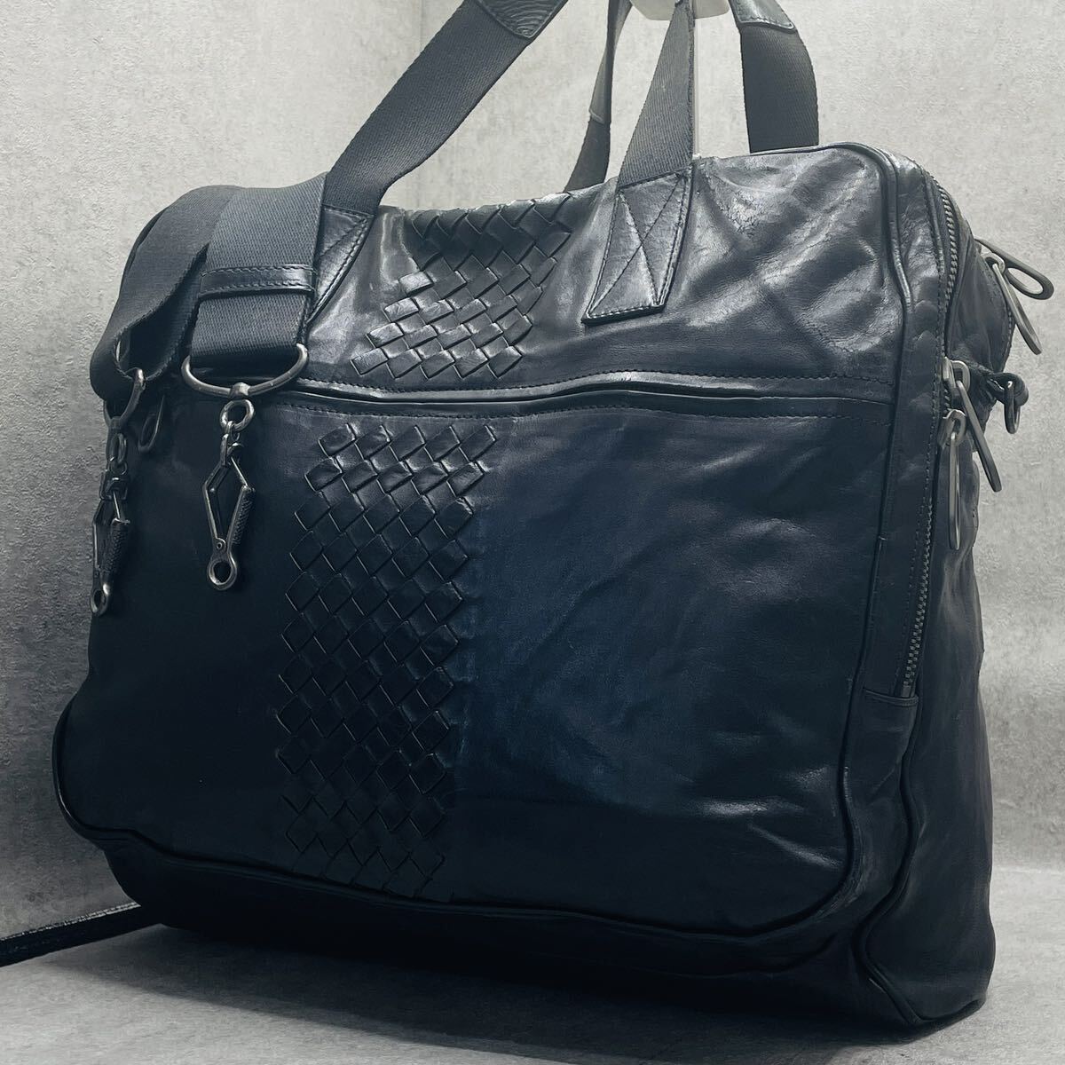 美品/A4可●BOTTEGA VENETA ボッテガヴェネタ メンズ ビジネス トートバッグ ショルダー 2way 斜め掛け イントレチャート ブラック 大容量_画像1