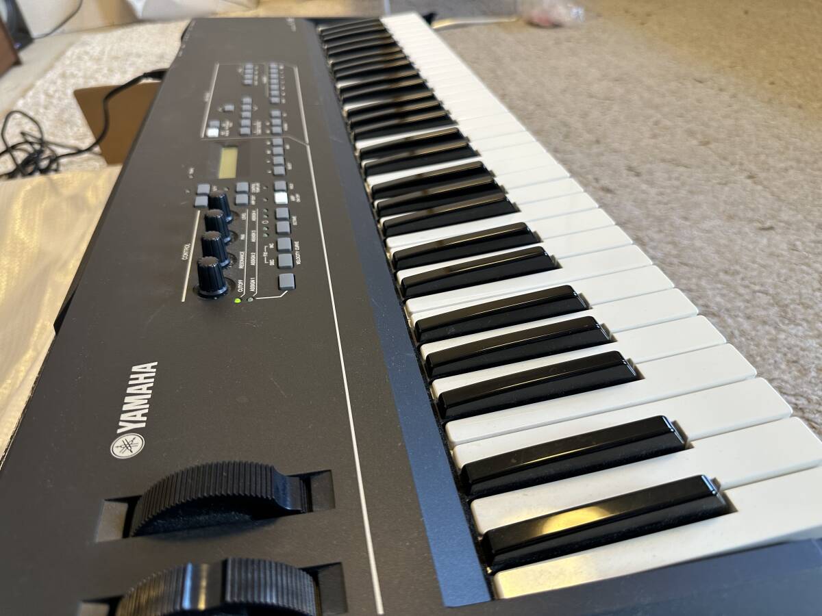 YAMAHA MIDI контроллер KX61