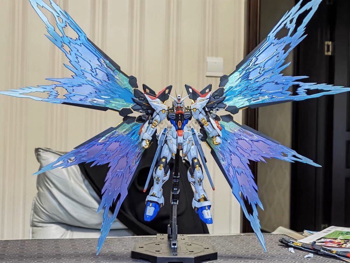 MGEX 1/100 Strike freedom Gundam exclusive use light. wing 