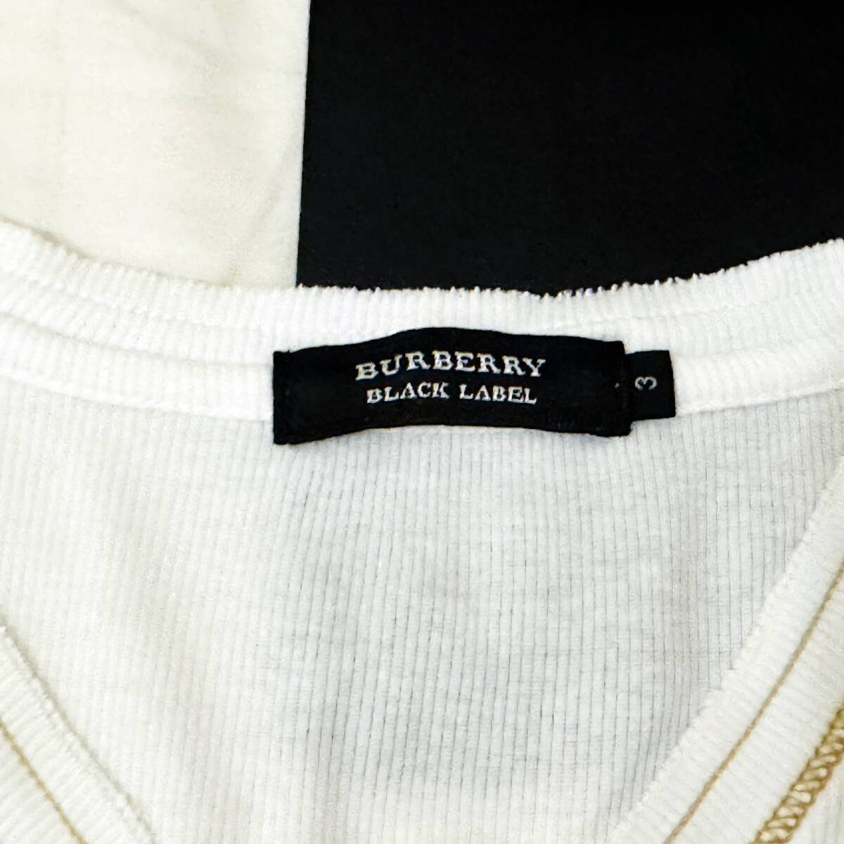  прекрасный товар редкость BURBERRY BLACK LABEL Burberry Black Label термический V шея футболка шланг вышивка белый золотой 3(L) сделано в Японии #2749