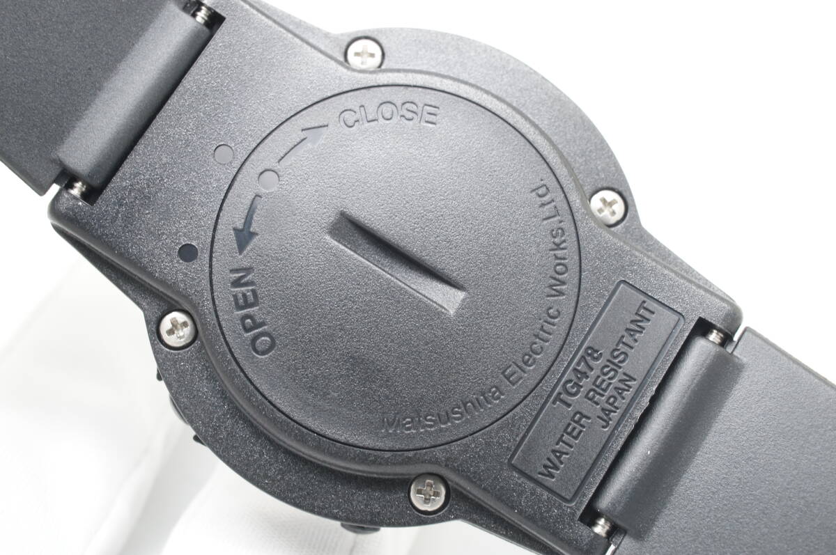 E67●作動良好 箱付 未使用デッドストック ナショナル 振動式アラーム ブルブル TG478P デジタル メンズ腕時計 ブラック黒 クォーツ_画像9