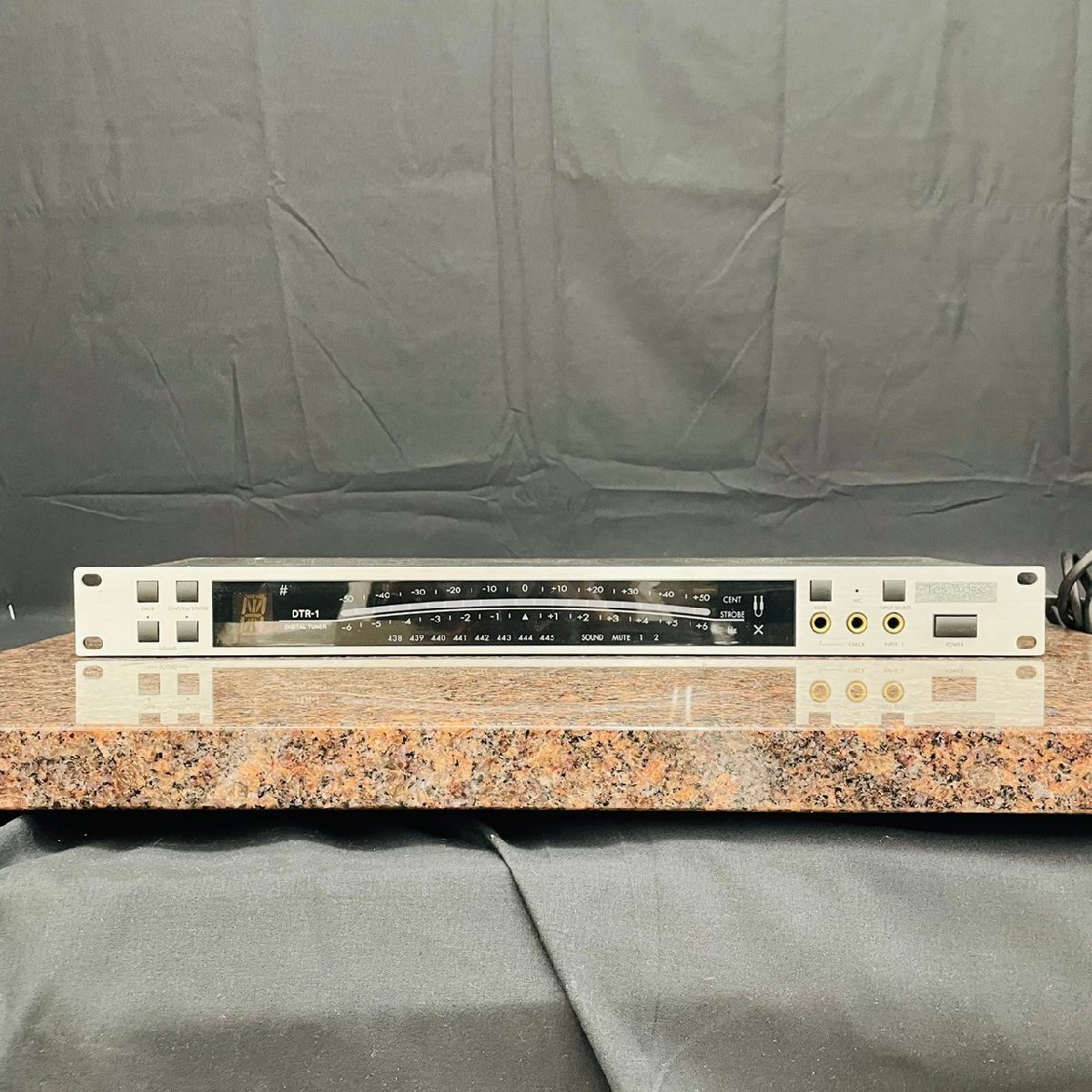 P1910☆【中古】 KORG コルグ DTR-1 TONE WORKS デジタルチューナー_画像2