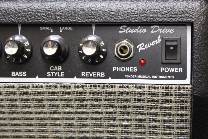 【中古品】Fender(フェンダー) / Studio Drive Reverb / SDR-15CE　ギターアンプ_画像3