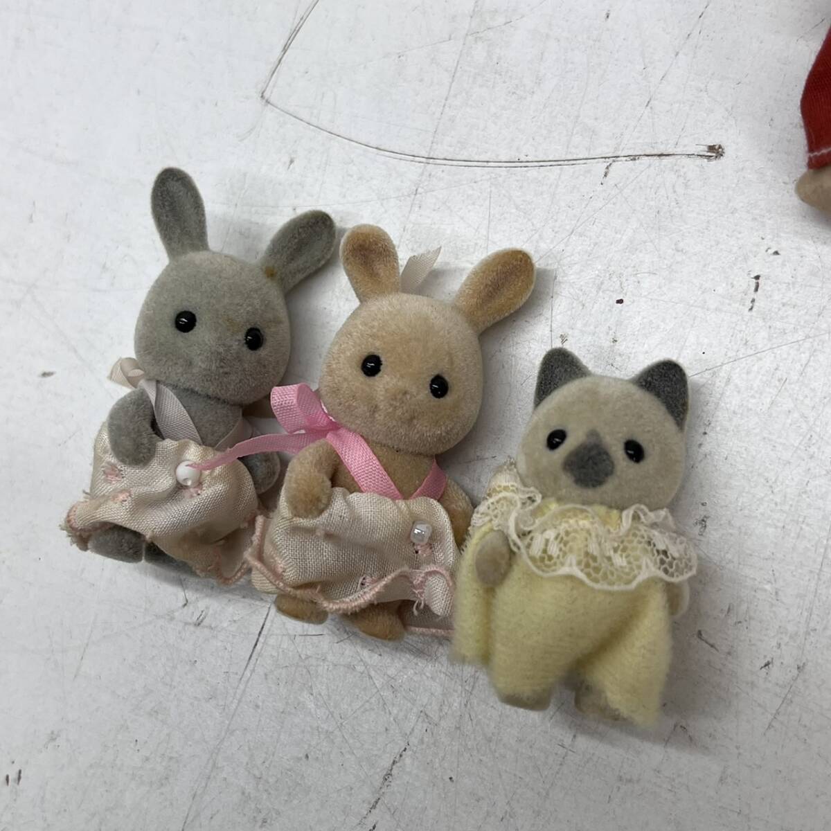 h2496 * б/у * Sylvanian Families кошка заяц младенец .. san девочка куклы герои кукла retro продажа комплектом 