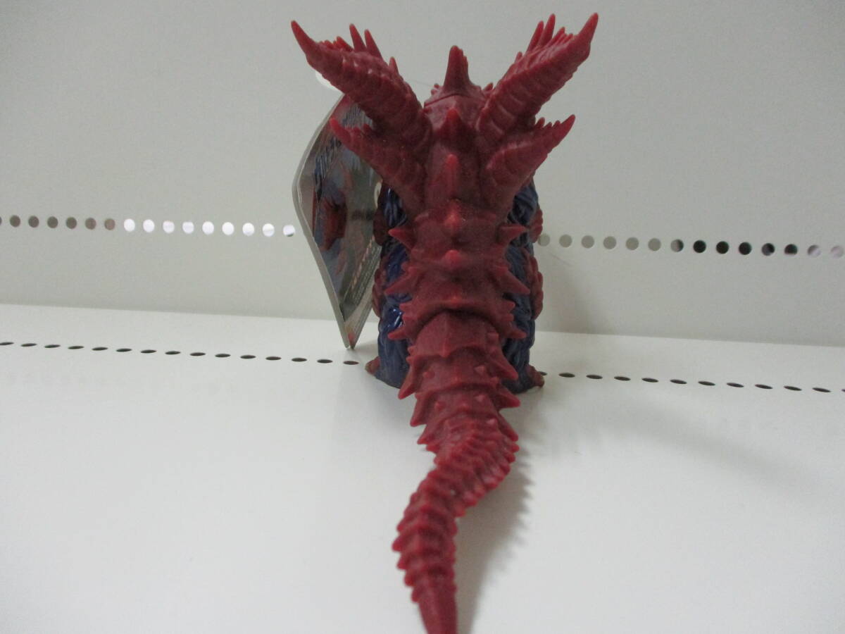 05U159☆ 【タグ付き】　ウルトラ怪獣シリーズ　89 大魔王獣 マガオロチ　ソフビ 円谷 BANDAI バンダイ_画像3