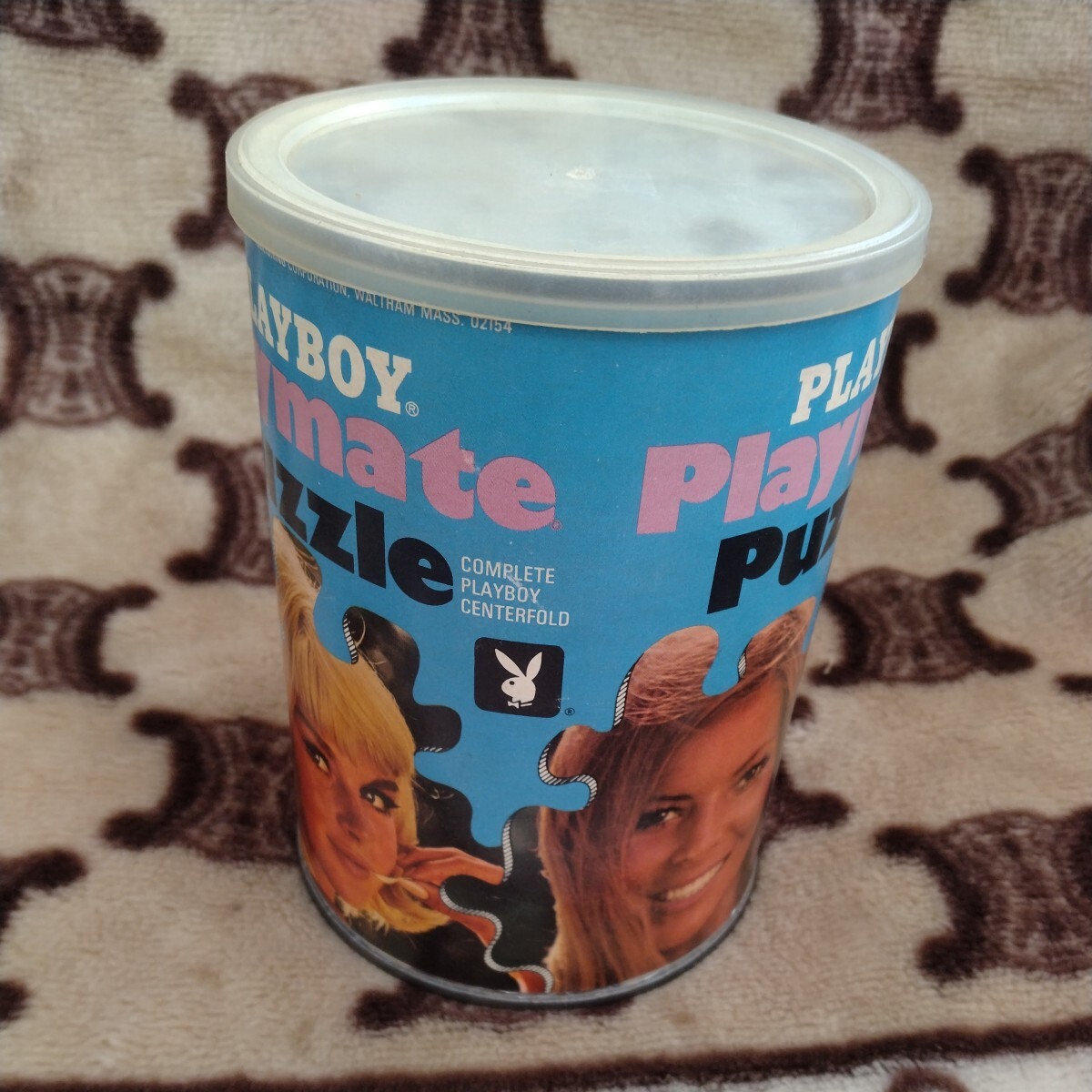 プレイボーイ　パズル　当時物　昭和レトロ　レトロ缶　１９７１年 Play mate Puzzle ビンテージ　高さ約１４センチ　未開封_画像3