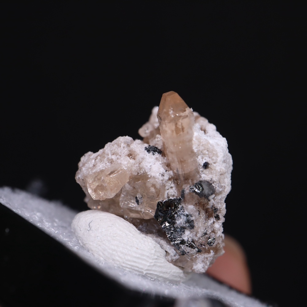 【送料無料】ユタ州産 トパーズ ビクスビーバイト 5.5g 原石 標本 TZ287 鉱物　パワーストーン　天然石_画像4