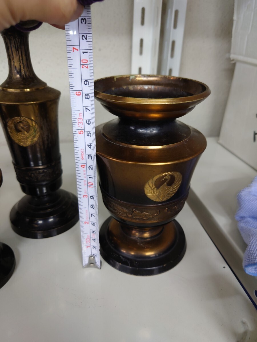 創価学会 日蓮正宗 仏具 5点 真鍮 中古品 ローソク立 花立 鶴丸 創価学会 日蓮正宗 仏具 5点 真鍮 中古品 ローソク立 花立 鶴丸