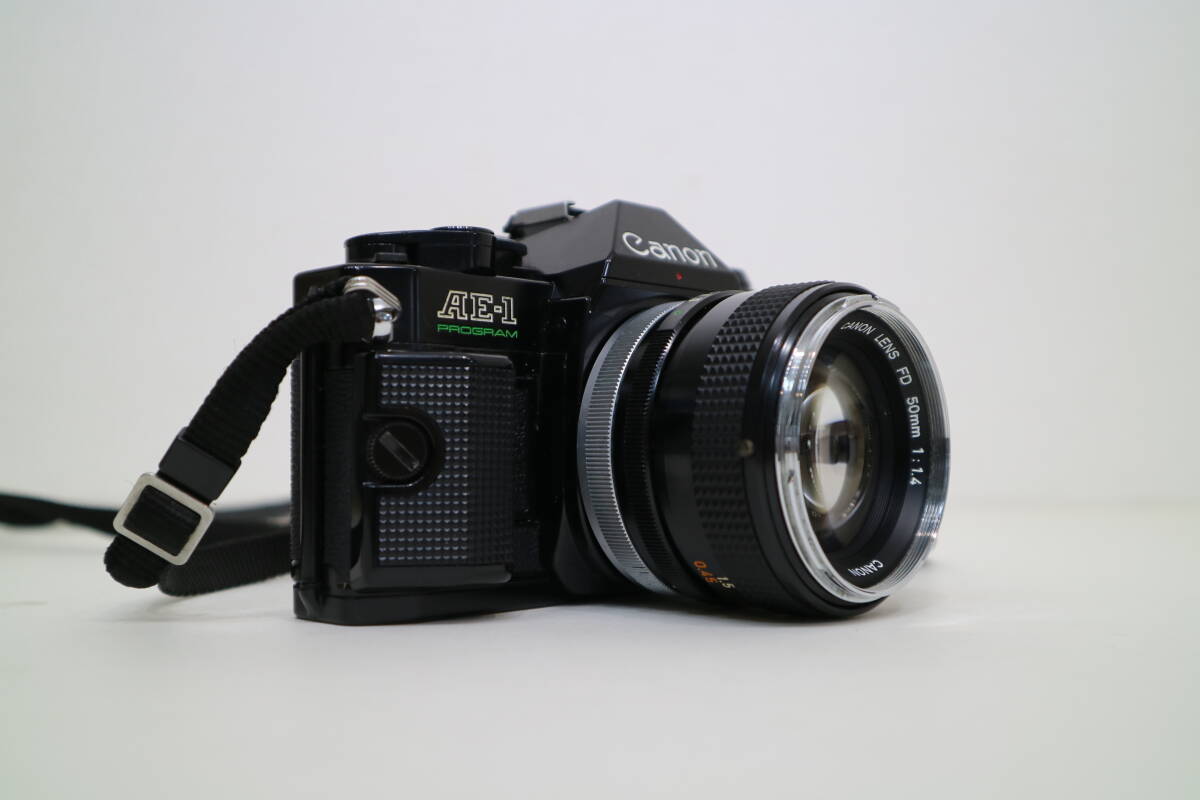Canon キャノン　AE-1 PROGRAM　ブラックボディ ＋ 3本レンズ　50mm 1:1.4 /35-70mm 1:3.5-4.5/200mm 1:4 S..S..C._画像3