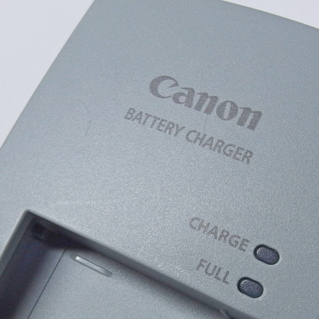 即決 送料140円から Canon キャノン 純正 充電器「CB-2LY」★充電動作確認済み_画像3