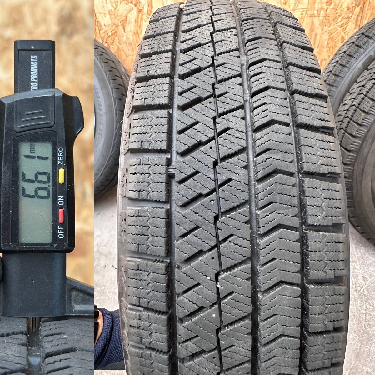  доставка бесплатно 【 глубина протектора 】155/65R14 75Q BRIDGESTONE BLIZZAK VRX2  зимняя резина   2009 год  производство   4 штуки  комплект    малолитражный автомобиль 