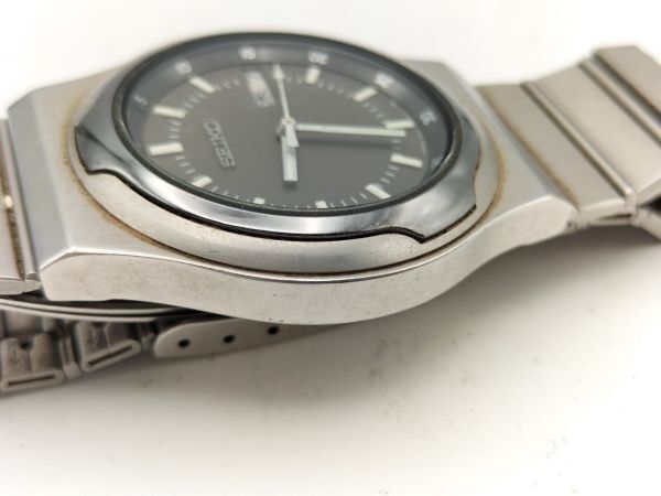 S38 三 不動品 1円～ セイコー 7433-6010 デイデイト クオーツ メンズ 腕時計 シルバーカラー 黒文字盤の画像7