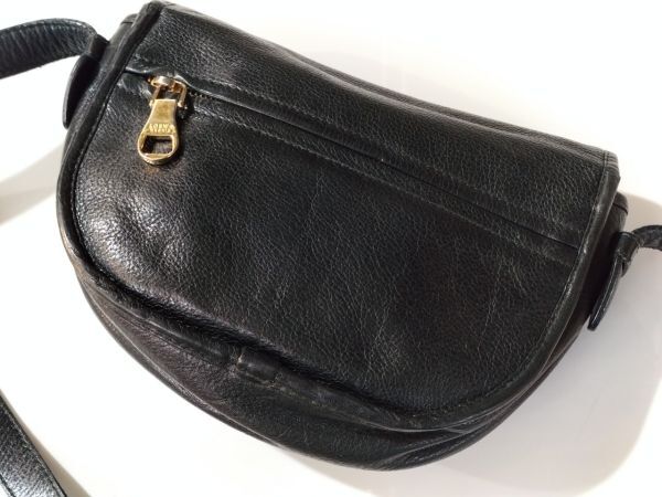 S90 中古品 1円～ ロエベ LOEWE レザー ショルダーバッグ ブラック 黒 ロゴ ゴールド金具 カデナ レディース_画像2