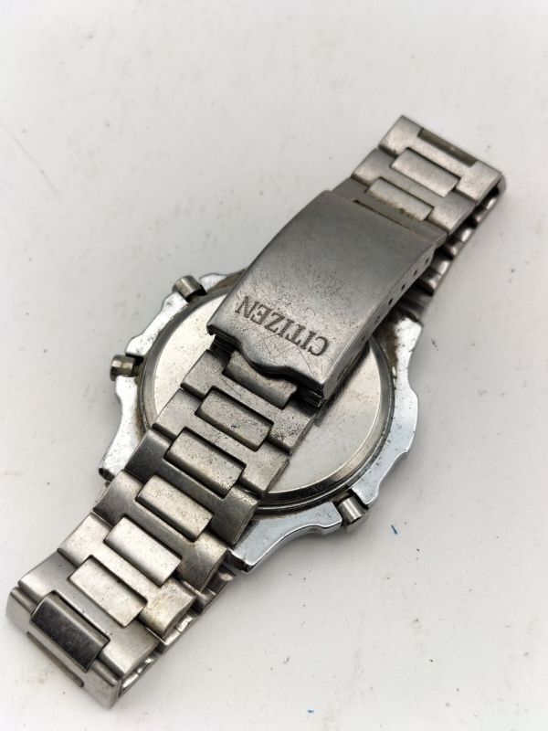 S35 三 不動品 1円～ シチズン CITIZEN P080-312660 クオーツ デジタル メンズ 腕時計の画像8