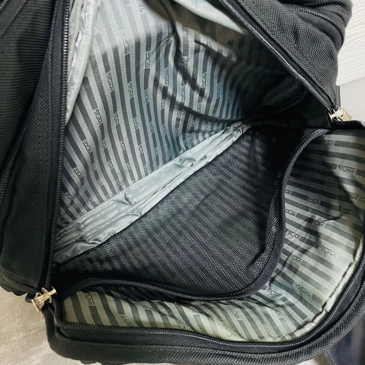 美品 TUMIトゥミ 26041D4 ポーチ付き 2WAY ビジネスバッグ 美品 TUMIトゥミ 26041D4 ポーチ付き 2WAY ビジネスバッグ