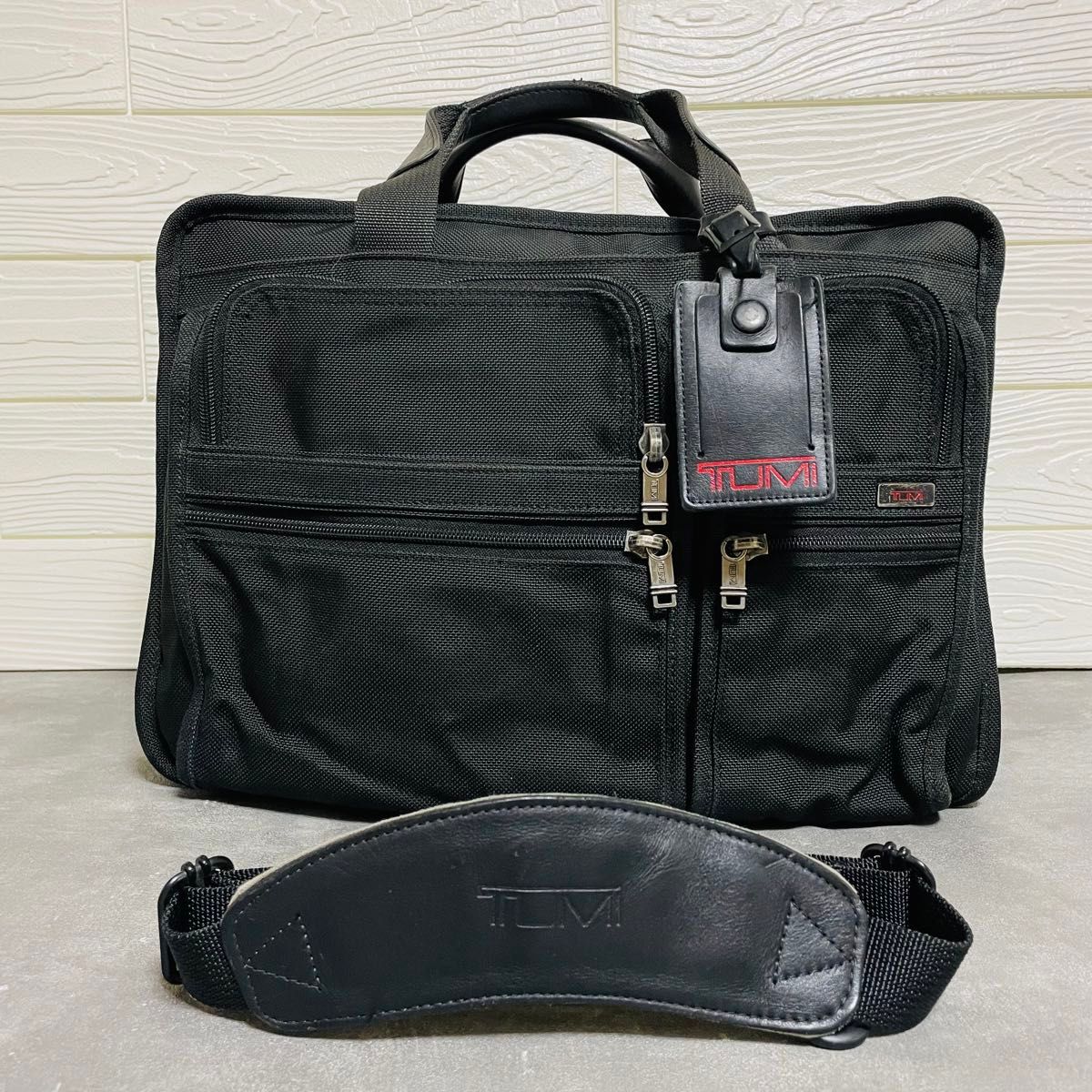 美品 TUMIトゥミ 26041D4 ポーチ付き 2WAY ビジネスバッグ 美品 TUMIトゥミ 26041D4 ポーチ付き 2WAY ビジネスバッグ