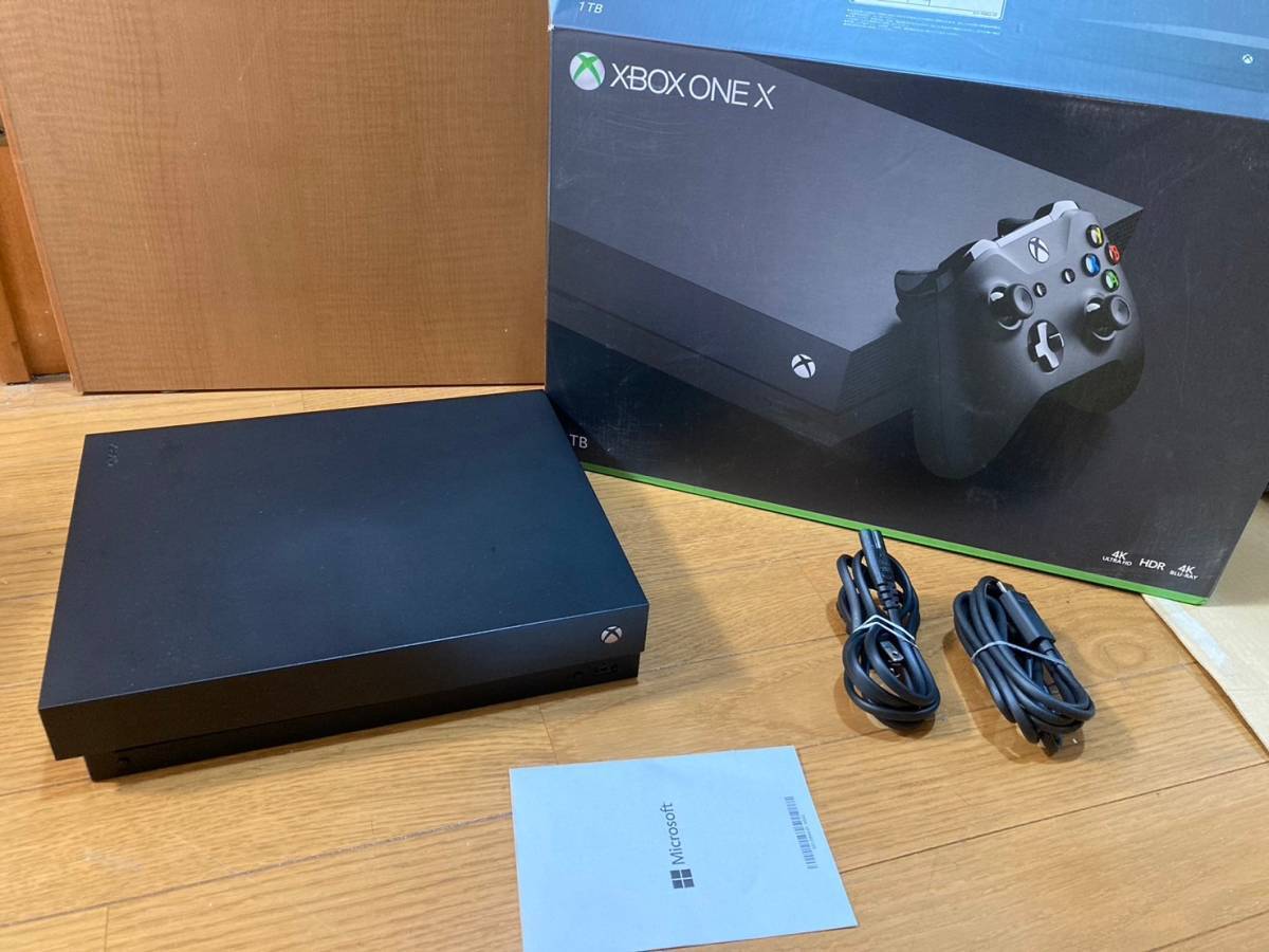 【1円スタート】XBOX 360　XBOX ONE X　1TB　本体　箱付き　デッドオアアライブ3　動作未確認　_画像6