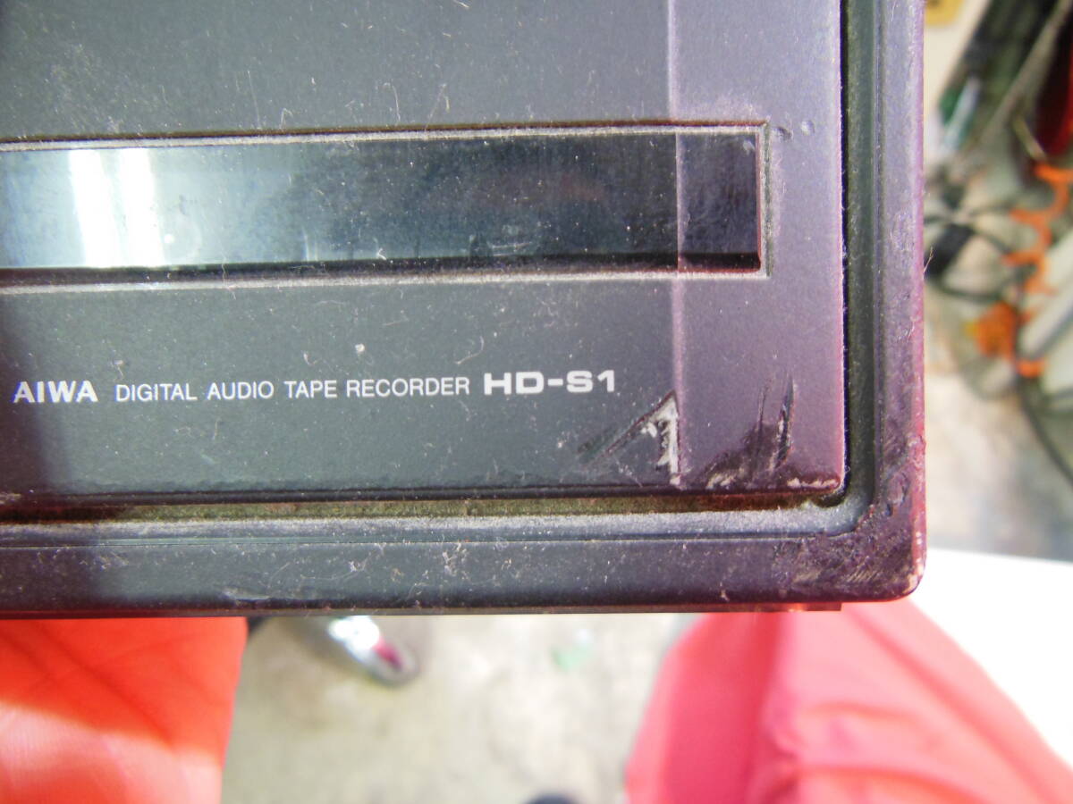 w240517-004A7 AIWA HD-S1 デジタルオーディオテープレコーダー バッテリーユニット HDA-1 セット STRASSER DATジャンク 動作未確認 アイワ_画像4