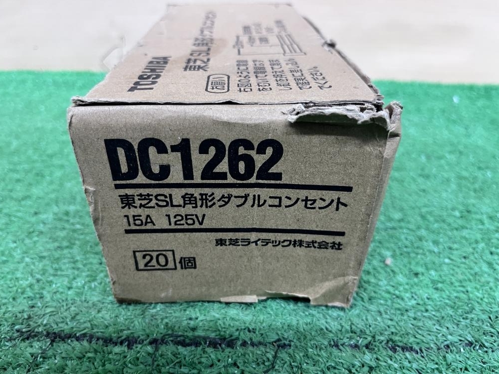 015●●東芝　TOSHIBA SL角形ダブルコンセント DC1262 箱の状態が悪い_画像4