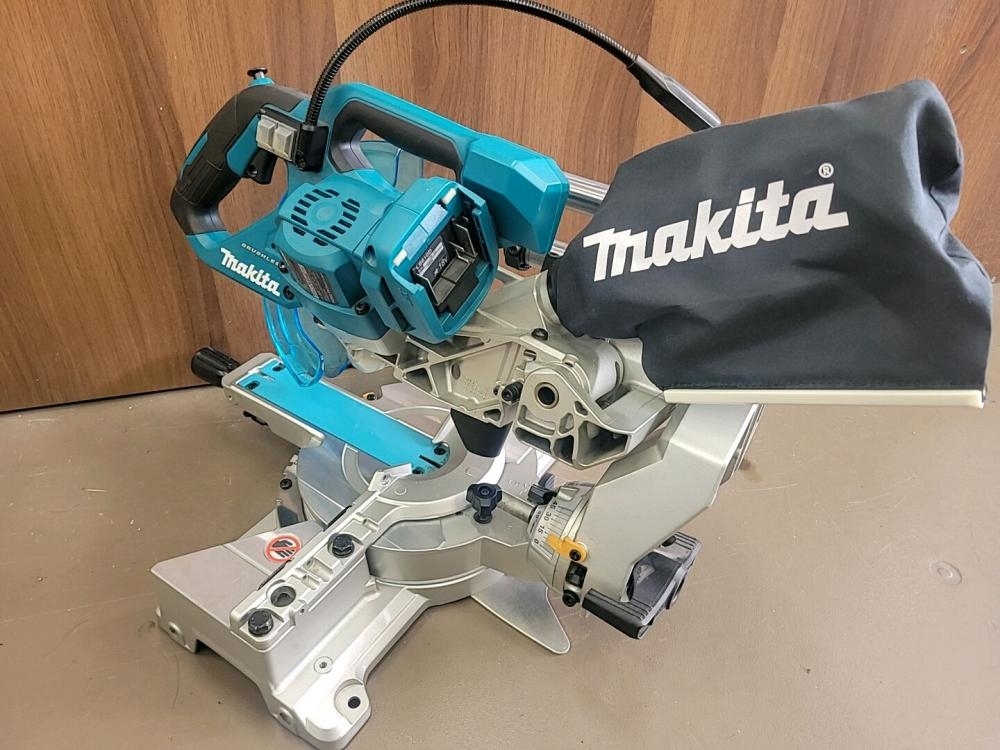 011◎未使用品・即決価格◎makita マキタ 165ｍｍ充電式スライドマルノコ LS610DRG バッテリ×1・充電器×1付属_画像5