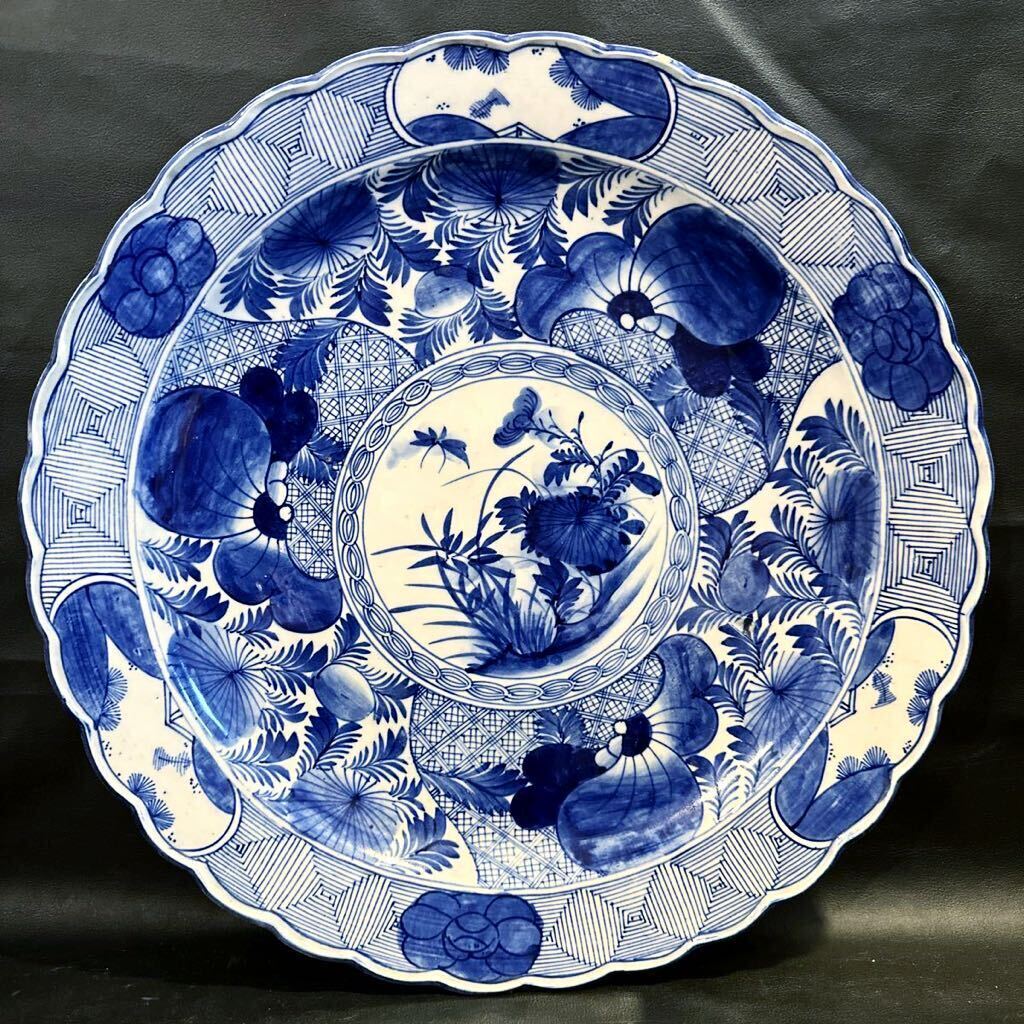 【奈津】　美術品　古伊万里　伊万里　白磁ベロ藍染付　百花図　一尺四寸（42㎝）大皿　さわち皿　飾り大皿　床の間飾り　箱なし_画像1