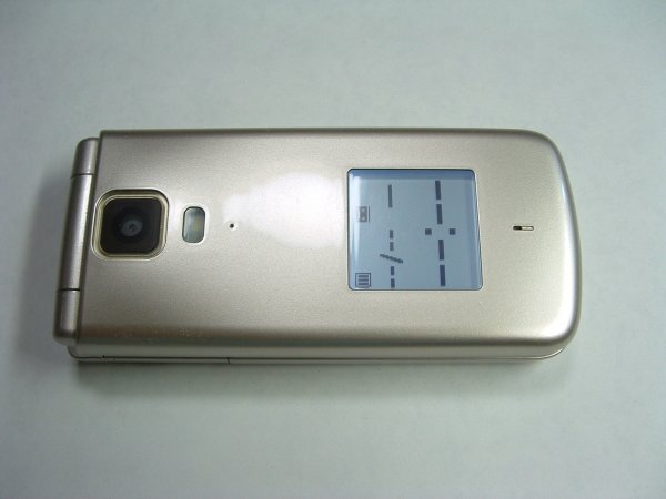 1オーナー 禁煙保管 aubyKDDI au KYOCERA CDMA K010 ガラケー 携帯電話機 携帯電話 純正電池パック（Li-イオン）KY003UAA付 京セラ株式会社_白っぽいのは照明の反射です。