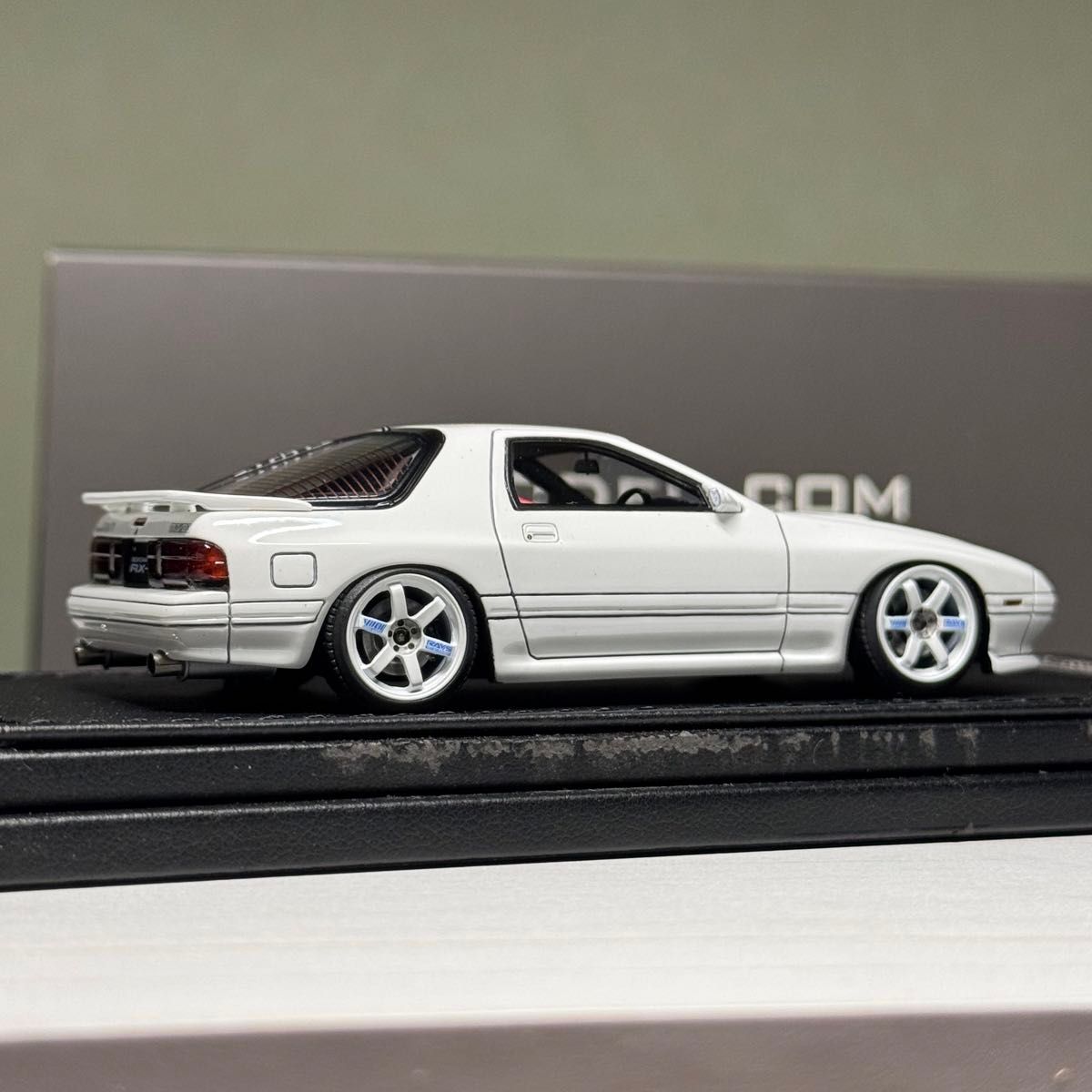 イグニッションモデル1/43 マツダサバンナRX7 FC3S ホワイトTE37 イグニッションモデル1/43 マツダサバンナRX7 FC3S ホワイトTE37