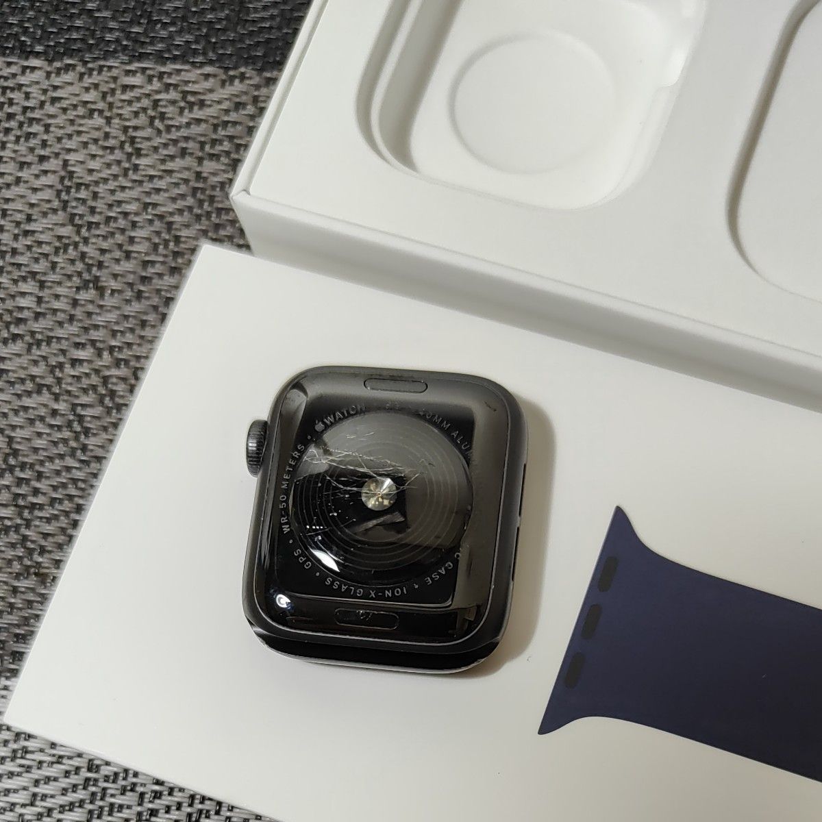 【ジャンク品】Apple Watch SeriesSE GPS 40mm　スペースグレイアルミニウムケース ソロループ