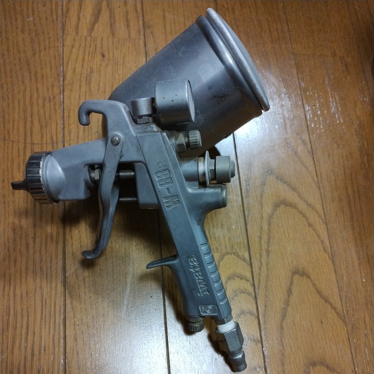 IWATA air spray gun W-88P calibre 1.0