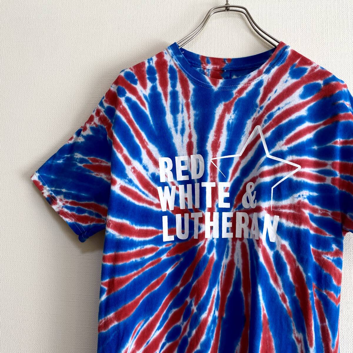 アメリカ古着　半袖　Tシャツ　タイダイ　プリント　RED WHITE & LUTHERAN　クルーネック　【I263】