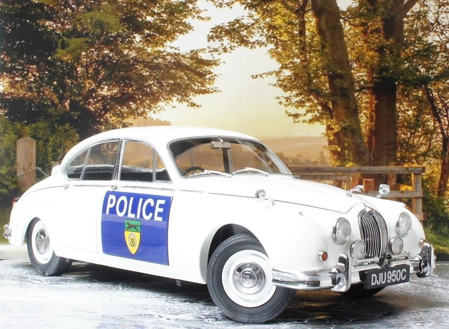 モデル アイコンズ 1/18 1965 ジャガー マーク2 MK2 中期型 レスターシャー州警察 パトカー Jaguar Leicestershire Model Icons 送料無料_画像4