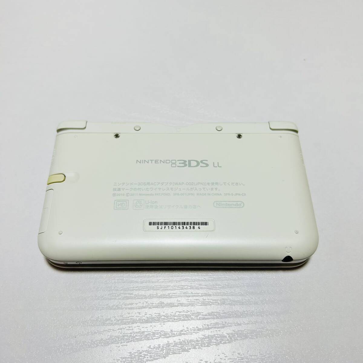 ジャンク 極美品 Nintendo 3DSLL ホワイト 任天堂 ニンテンドー _画像4