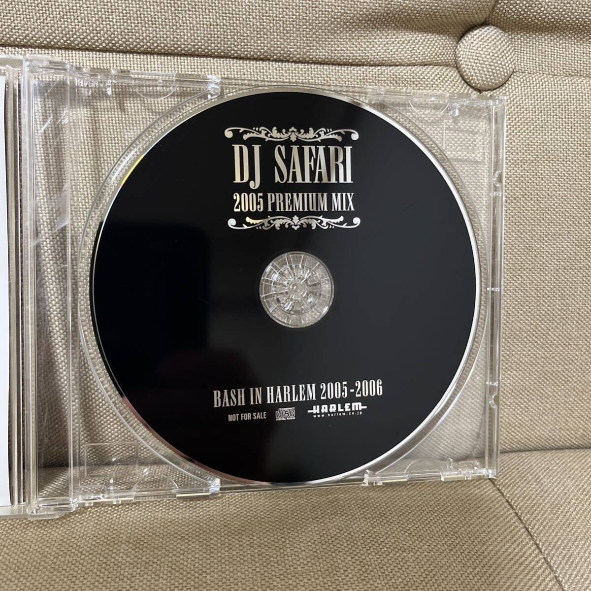 【DJ SAFARI】2005 PREMIUM MIX (BASH IN HARLEM 2005 - 2006)【MIX CD】【HIPHOP / R&B】【廃盤】【送料無料】_画像2