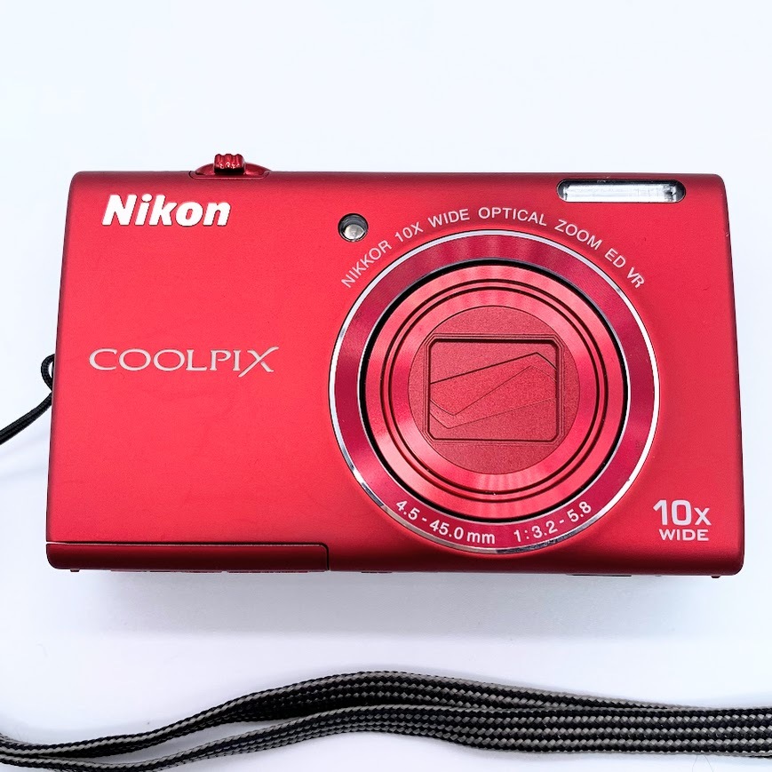 【J－2】通電確認済み　Nikon　ニコン　COOLIPIX S6200　クールピクス　NIKKOR 10x WIDE OPTICAL ZOOM ED VR　4.5-45.0mm　1：3.2-5.8　_画像1