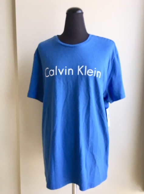 待望 即決 新品 送料198円~ 定価$69.50 カルバンクライン Calvin Klein 春新作の Mサイズ Tシャツ 青 CK