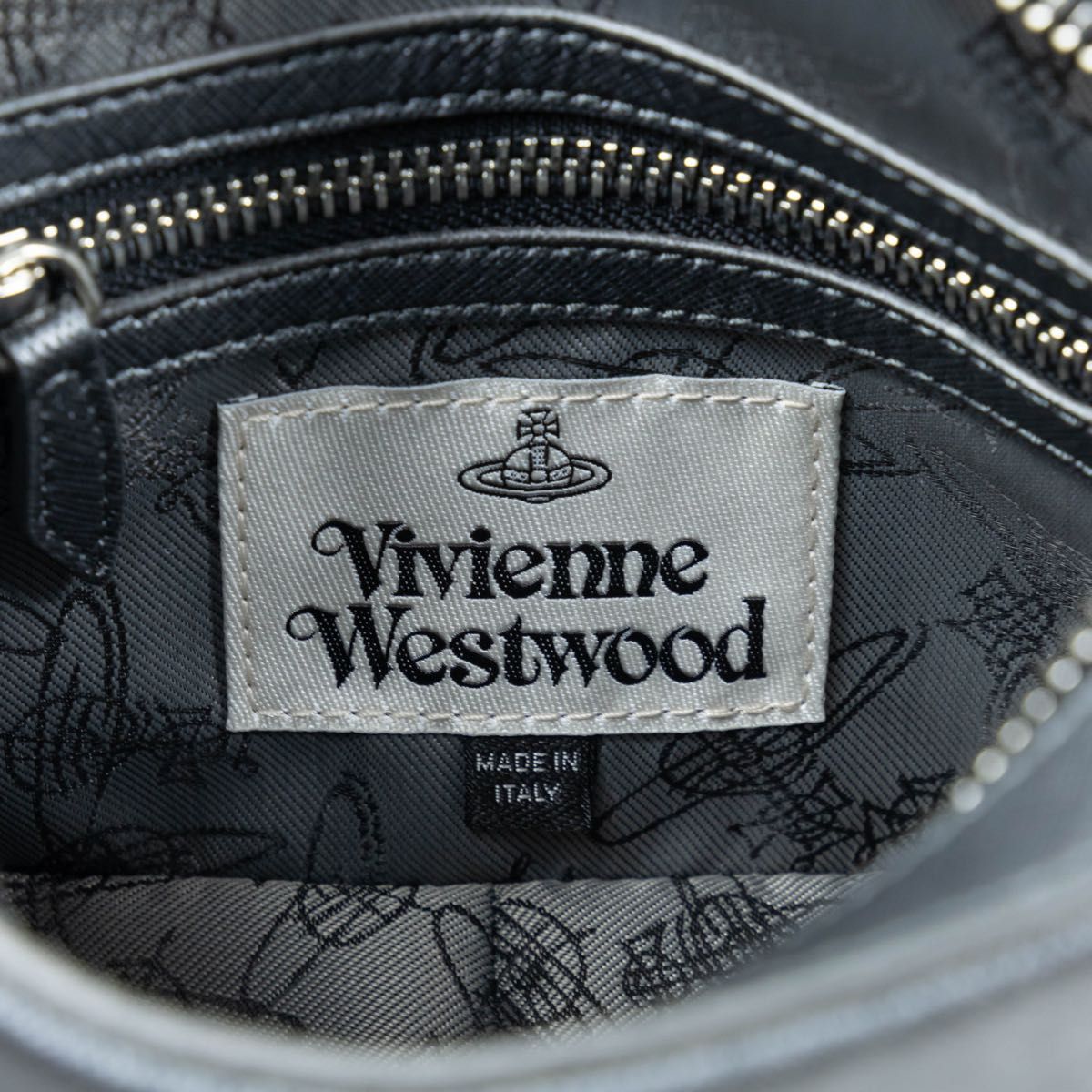 【Vivienne Westwood】ヴィヴィアンウエストウッド　ショルダーバッグ　オーブ　レザー　極美品
