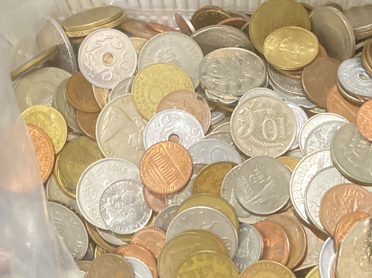 外国コイン まとめて約12kgセット アジア ヨーロッパの古銭 大量 雑銭 世界の貨幣の画像2