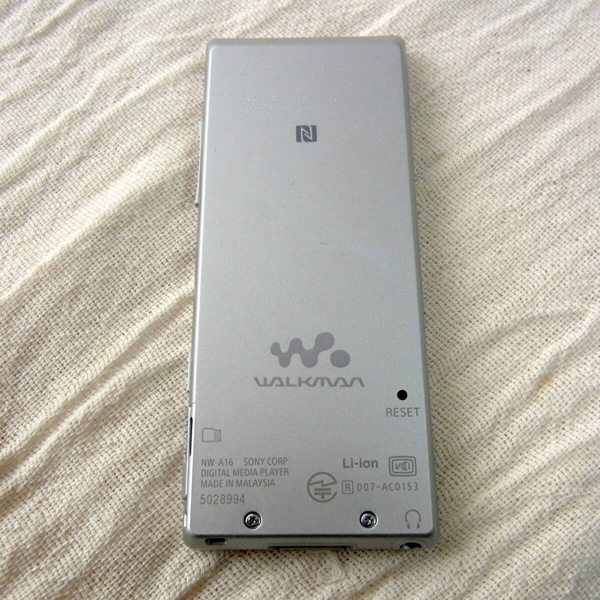 SONY【WALKMAN】NW-A16／シルバー／Hi-Res／32GB／純正ケース付き／Aシリーズ／ソニー／ウォークマン デジタルメディアプレーヤー ハイレゾ_画像5