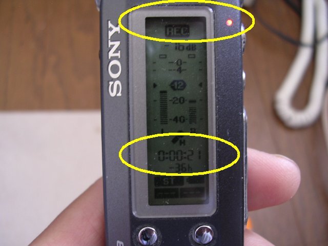 送料140円から ■ICD-SX77 SONY ステレオICレコーダ 録音再生消去動作確認品(確証写真提示) PC接続もok JUNK扱い_録音中