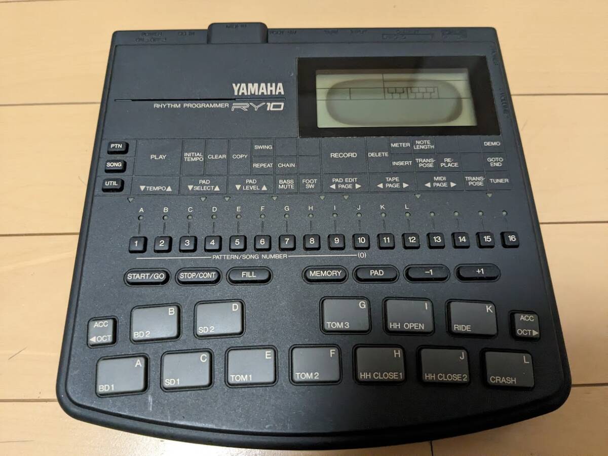 YAMAHA Yamaha RY10 ритм программист - ритм-бокс б/у адаптор имеется 