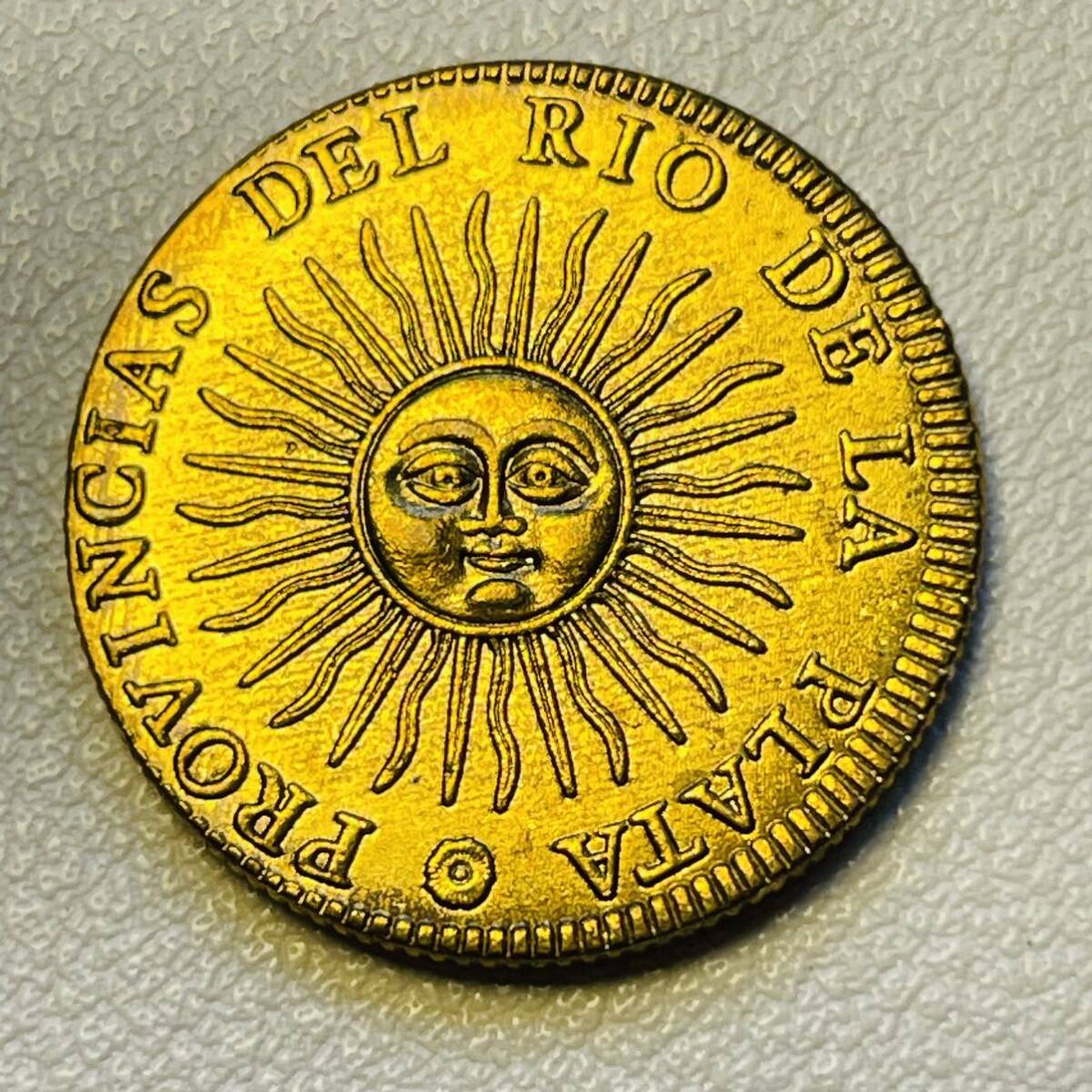 アルゼンチン 硬貨 古銭 ラ・リオハ州 1826年 太陽 国章 帽子 エスクード コイン 重5.65gの画像1