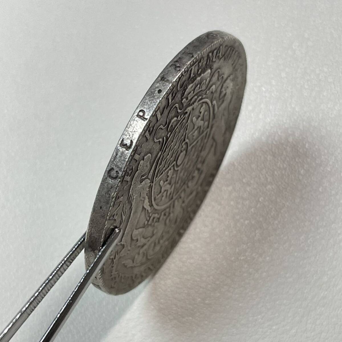 ドイツ 硬貨 古銭 バイエルン州 1641年 マクシミリアン1世 聖母子像 州章 雲 ライオン クラウン コイン 重40.33gの画像3