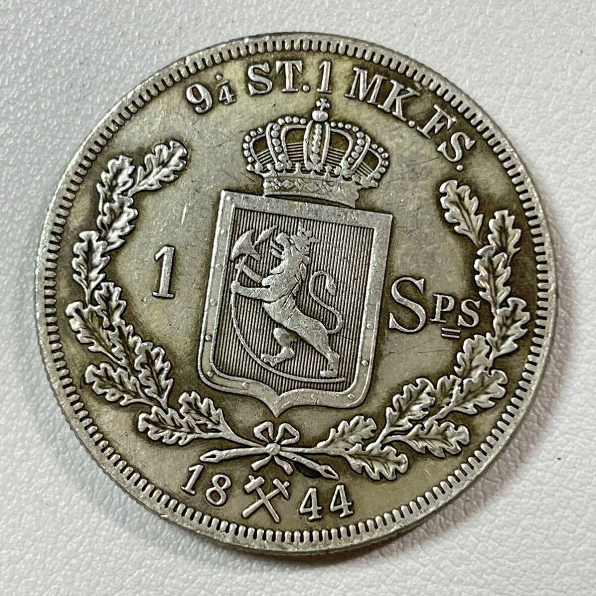 ノルウェー 硬貨 古銭 チャールズ 3 世ジョン 1844年 ノルウェーのライオン ゴート族 クラウン コイン 重26.10g_画像1