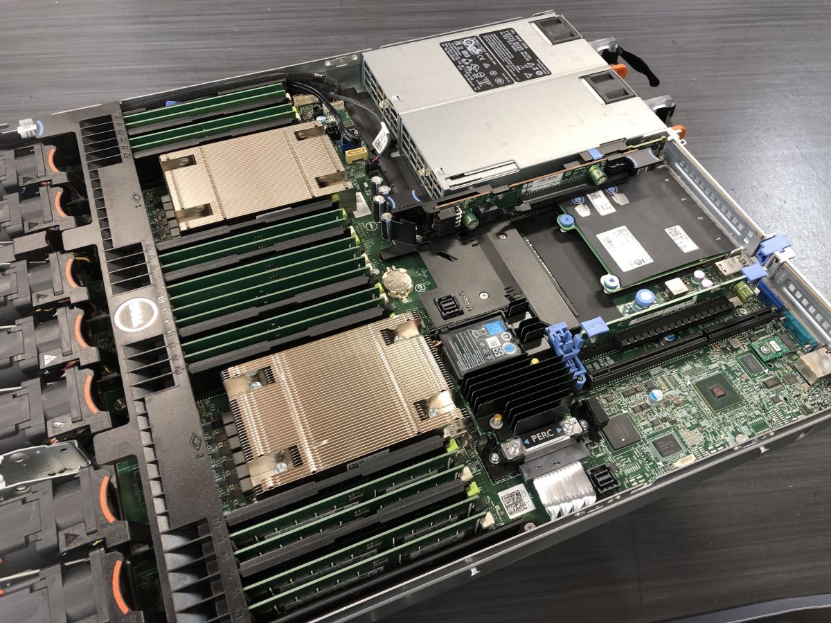 1円スタート DELL PowerEdge R630 (CPU:Xeon E5-2667v4 3.2Ghz×2基/メモリ:128GB/HDD:1.2TB×6基)