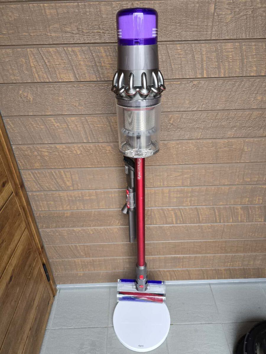 ★Dyson コードレスクリーナー SV14 掃除機 V11 fluffy+ 掃除機 充電器付き/付属品付き 中古品 (0.5)★_画像1