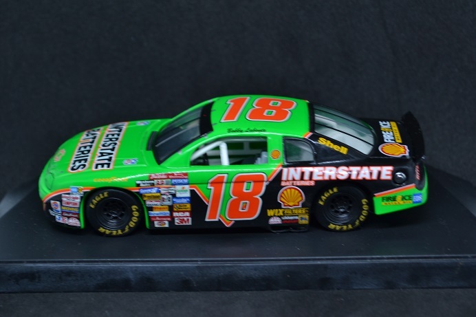 Quartzo 1/43 CHEVROLET MONTE CARLO INTERSTATE BATTERIES Bobby LABONTE カルツォ シボレー モンテカルロ NASCAR ナスカー_画像2