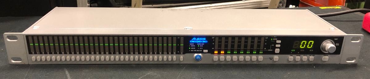 ALESIS DEQ830 8chデジタルグラフィックイコライザー　動作品 中古