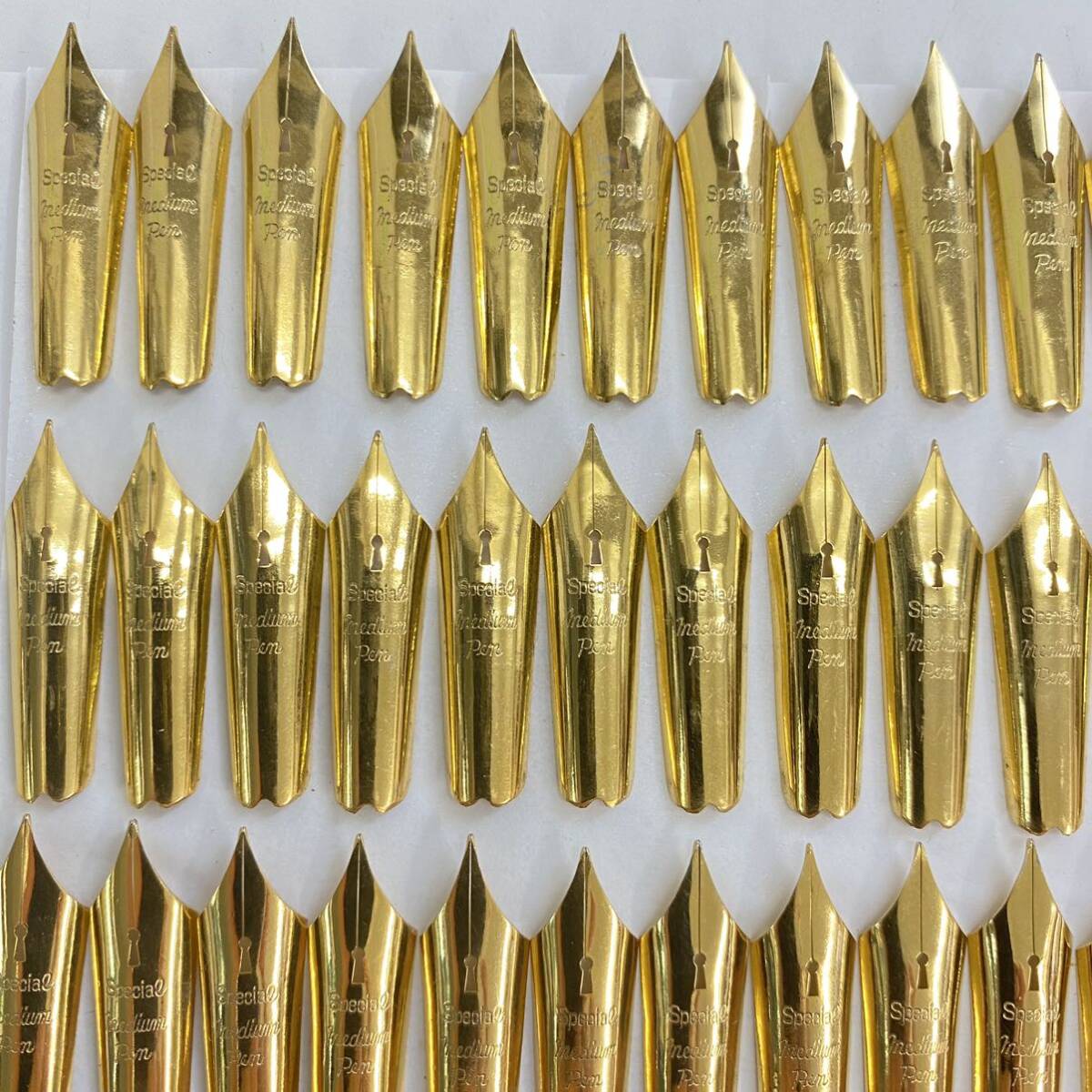 762 未使用 保管品 万年筆 ペン先 特大 SUPECIAL IRIDIUM PEN 鍵穴型 ゴールドカラー 替ペン まとめて 文房具 筆記用具 外装込重量 39g_画像2