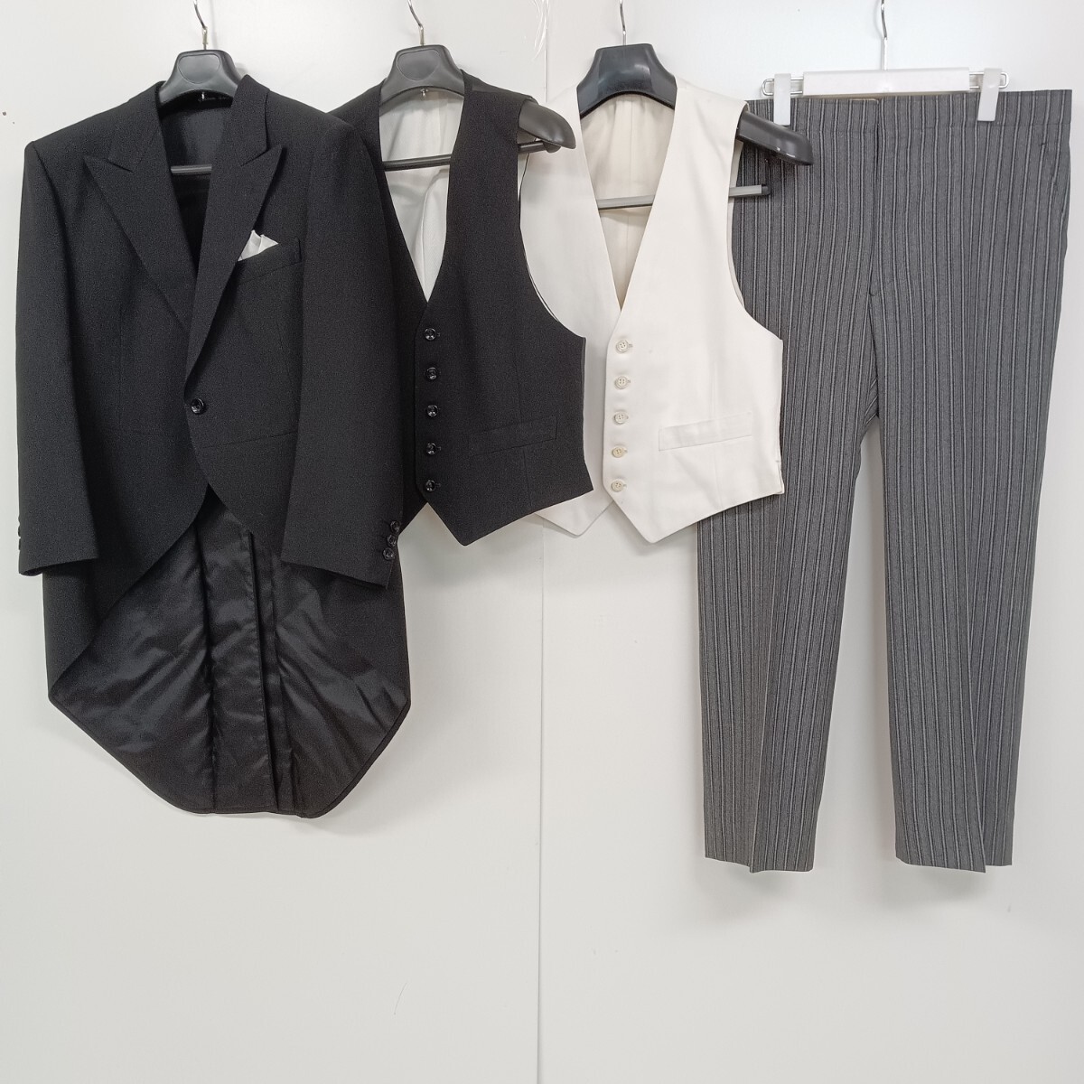 H24 Scabalskya bar gentleman tuxedo tailcoat 4 point set order formal men's tuxedo the best pants slacks chronicle name equipped 