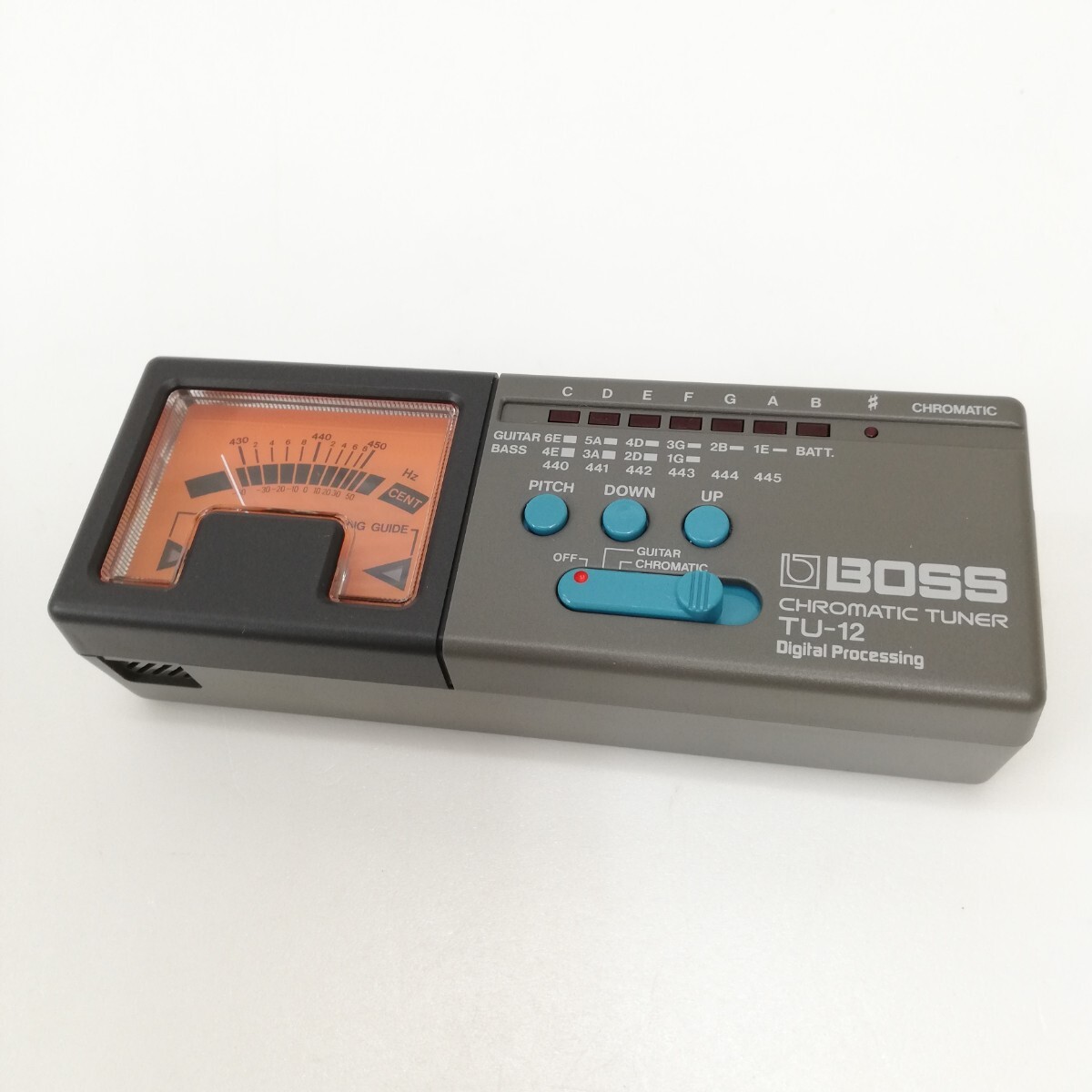 103 美品 BOSS ボス CHROMATIC TUNER クロマティックチューナー TU-12 ギターチューナー チューナー 器材 ケース付き 通電未確認 ジャンク_画像2